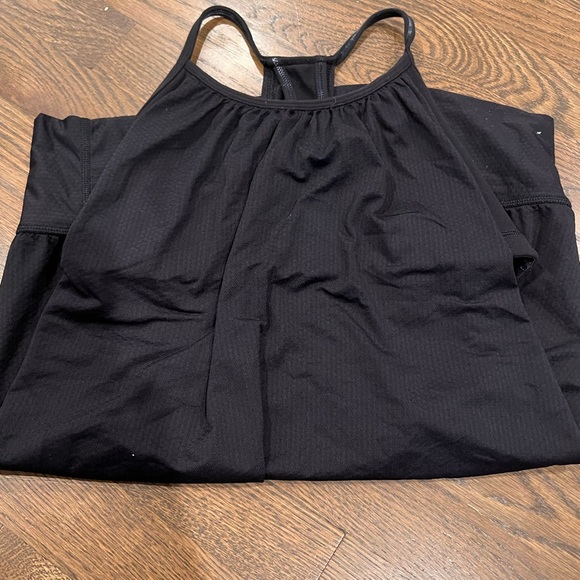 Lululemon women’s yoga top size 6 - Picture 2 of 3